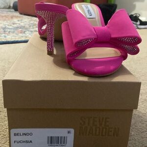 Steve Madden Fuschia Belindo slide sandal size 8